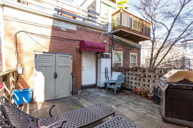 Building Photo - 1 br, 1 bath Triplex - 2122 RACE ST Unit 103