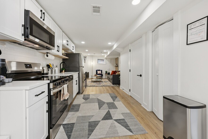 Building Photo - 2604 4th St NE