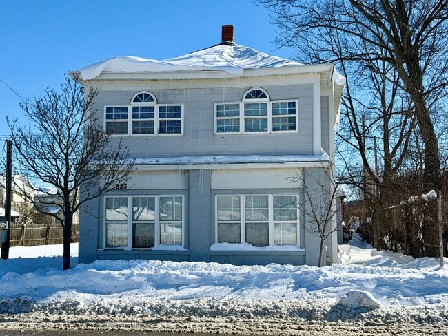 Building Photo - 823 S 3rd Ave