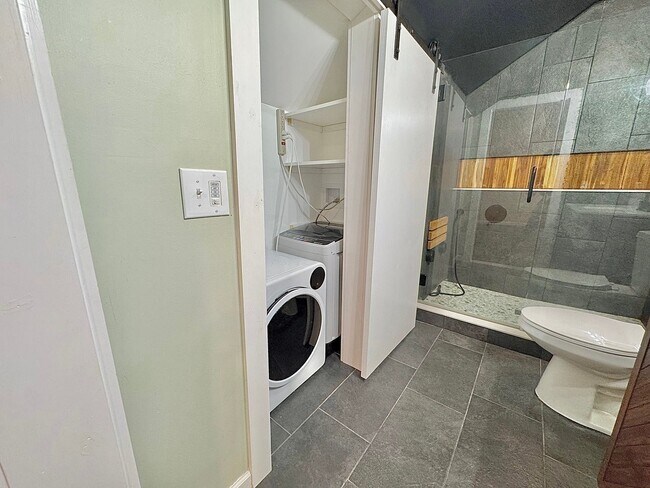 Building Photo - 638 W Front St