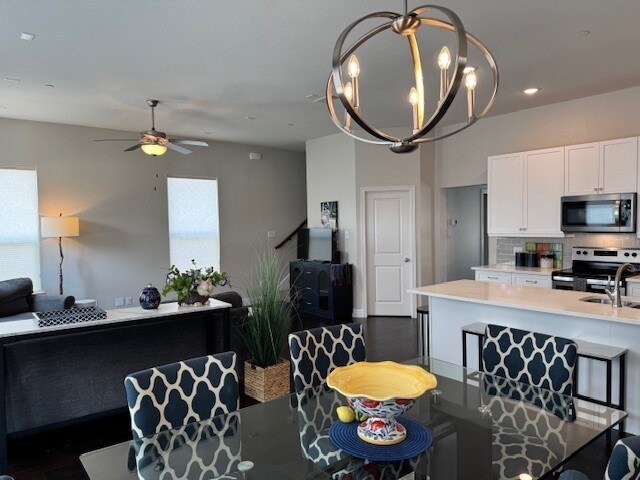 Building Photo - 111 Sumac St