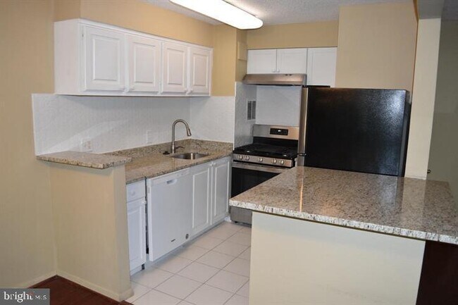 Building Photo - 4 S Van Dorn St