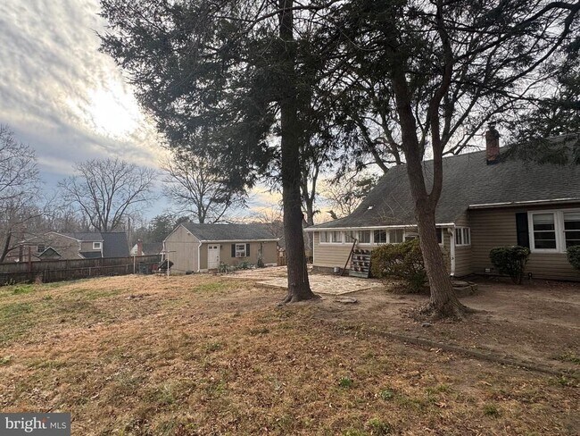 Building Photo - 491 N Latham St