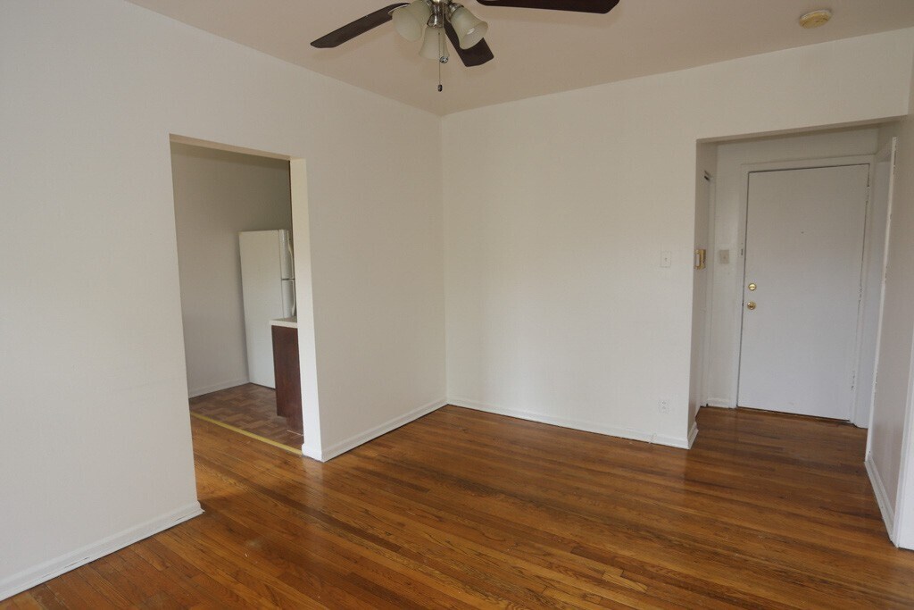 Building Photo - 929 W Sunnyside Ave