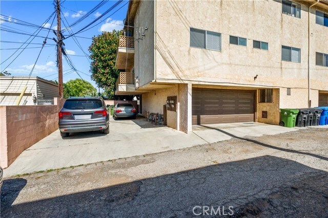 Building Photo - 972 W 14th St