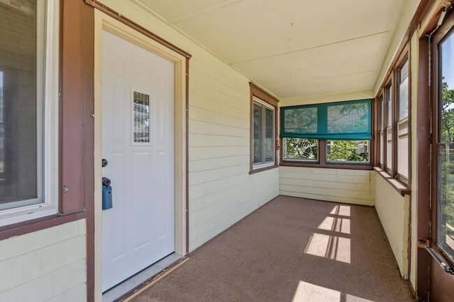 Building Photo - Your Timeless Haven in St. Paul for $2,199/month! $250 OFF 1st MONTH!