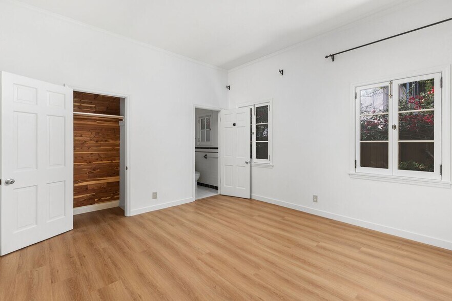 Building Photo - 720 N Harper Ave