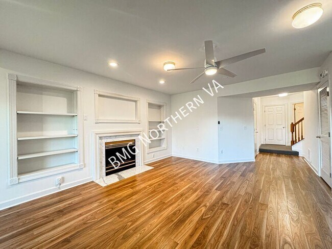 Building Photo - 43003 Golf View Dr