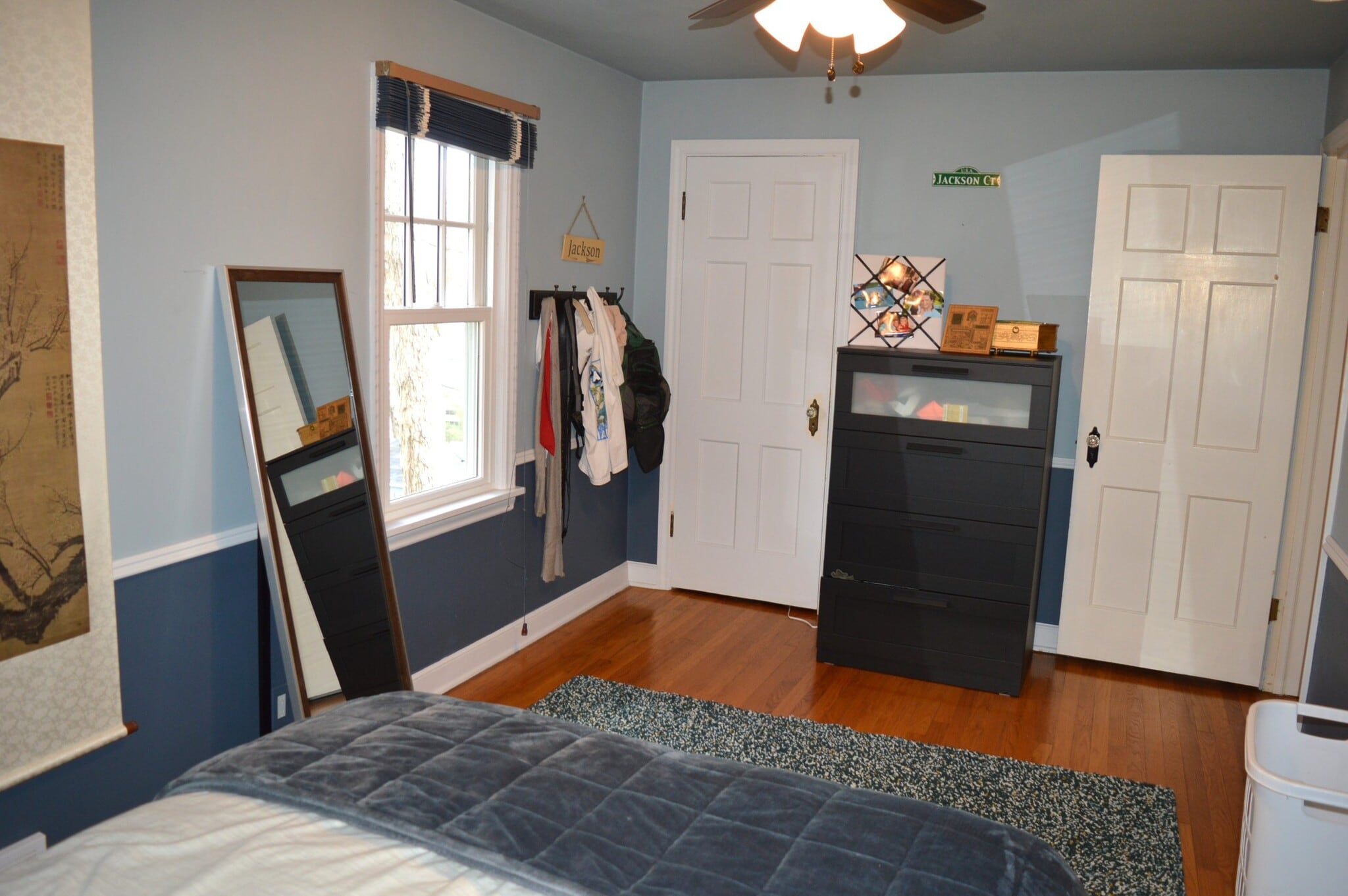 Building Photo - 4145 Hiawatha Dr