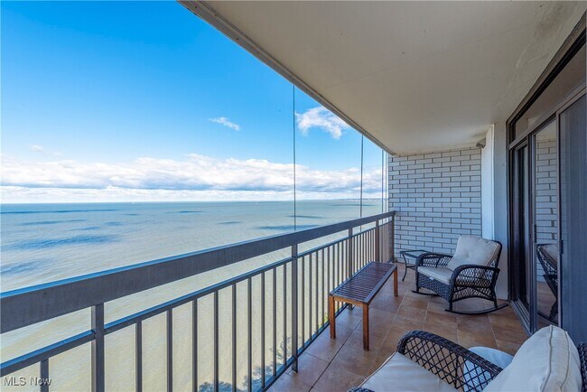 Building Photo - 12550 Lake Ave