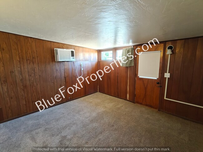 Building Photo - 907 E Weymouth St