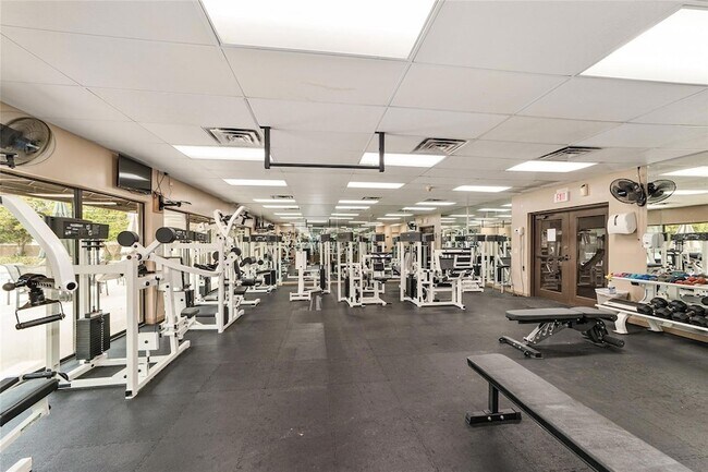 Building Photo - 1706 SW 27th St