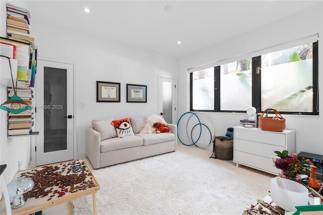 Building Photo - 2489 Meridian Ave