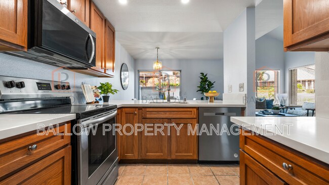 Building Photo - 5440 Baltimore Dr