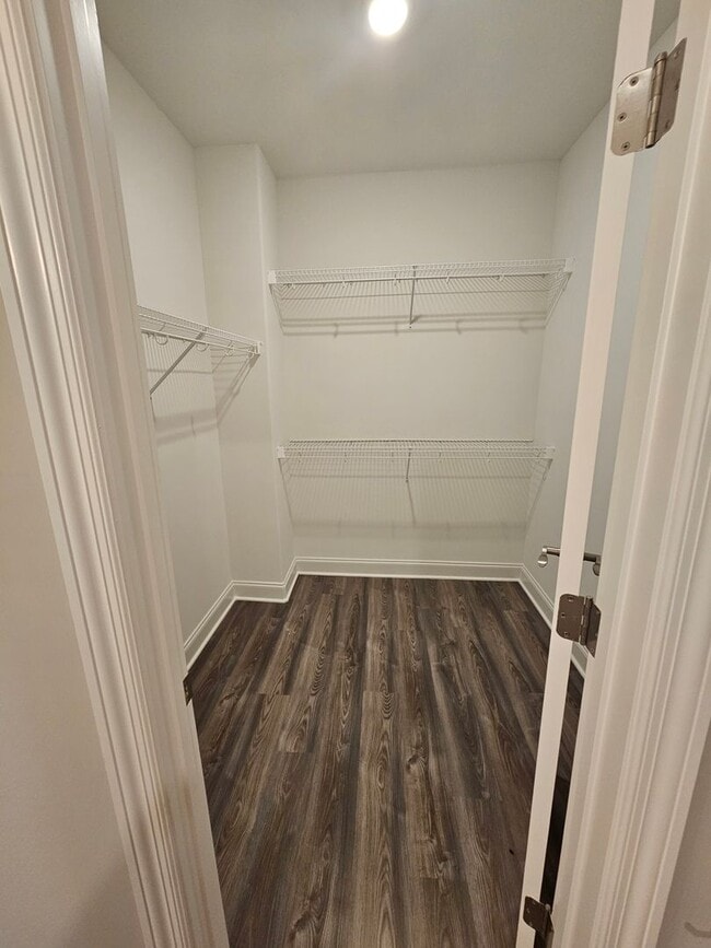 Building Photo - LUXURY TOWNHOME  IN THE CENTER OF MANCHESTER!