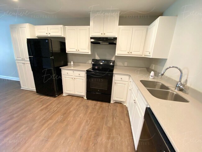 Building Photo - 193 Gilmore Rd