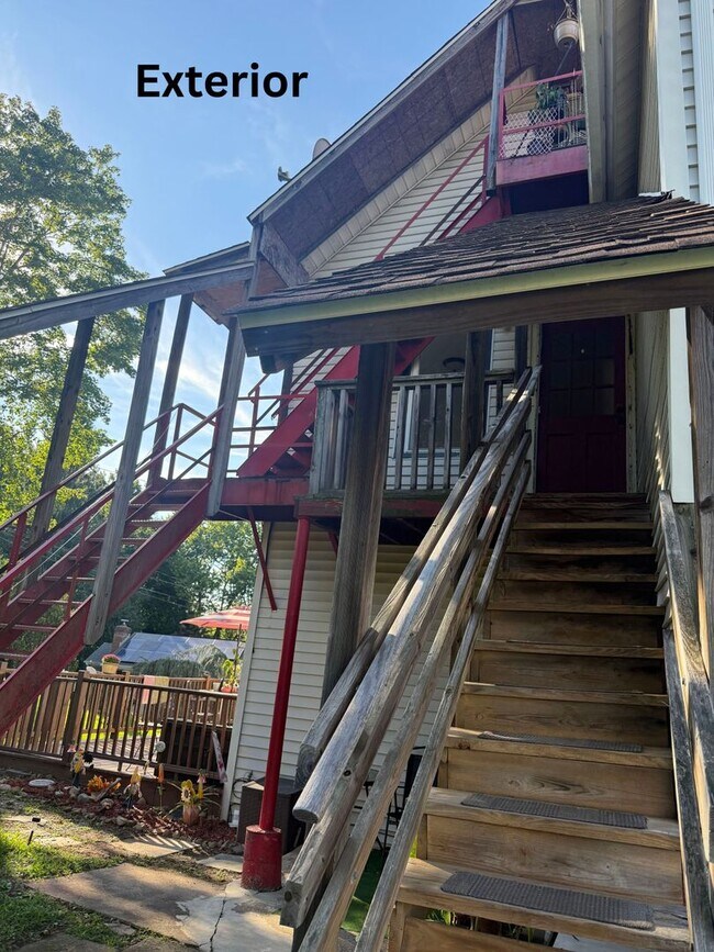 Building Photo - 272 Highland Ave