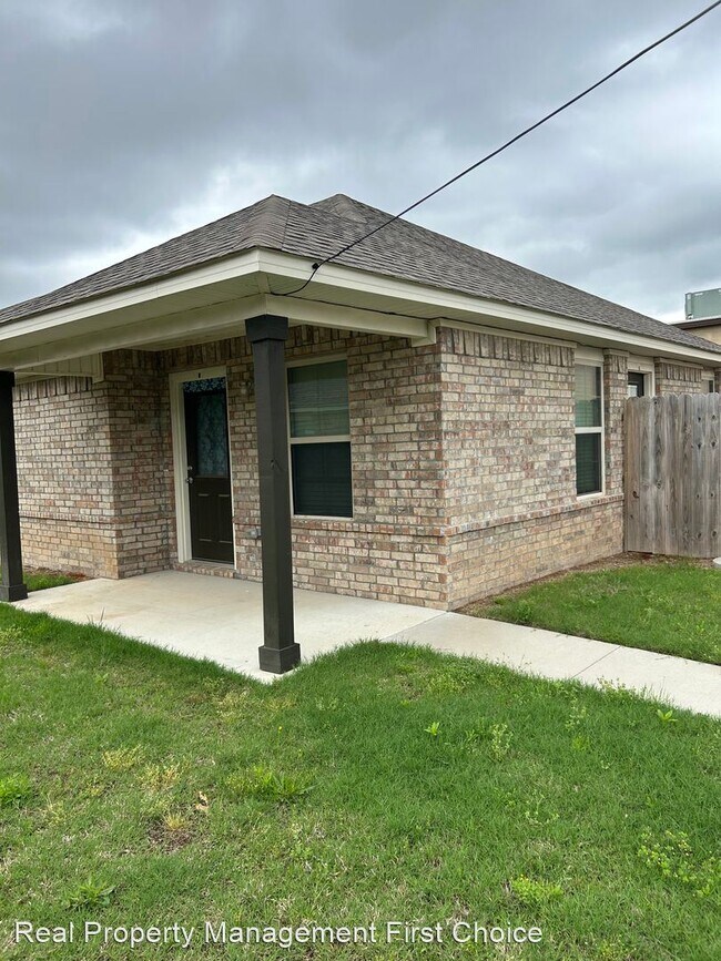 Building Photo - 2 br, 2 bath House - 411 S 18th St. Unit B