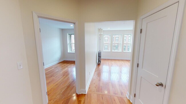Building Photo - 123 Sutherland Rd