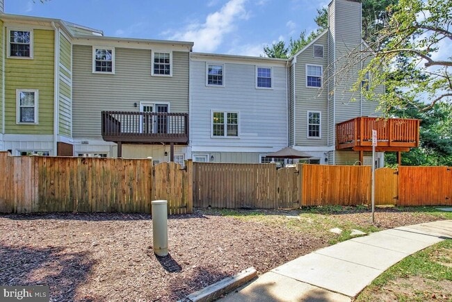 Building Photo - 1520 Marlborough Ct