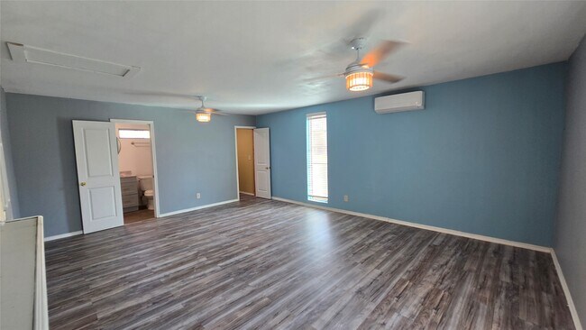 Building Photo - 2717 County Rd 3479B