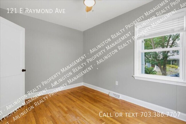 Building Photo - 121 E Raymond Ave