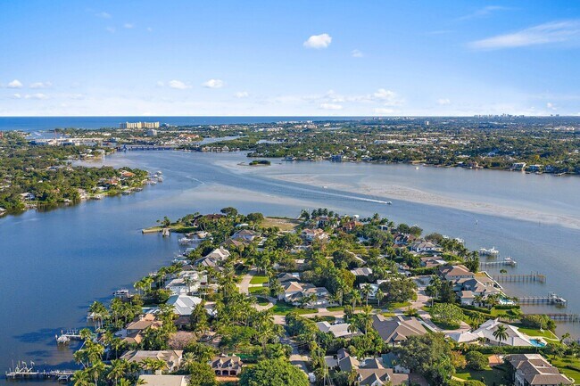 Building Photo - 18799 Rio Vista Dr