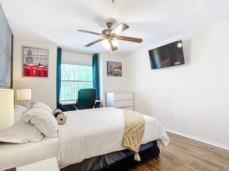 Bedroom 2 - 2400 Feather Sound Dr Apt 421