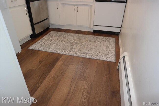 Building Photo - 630 Ann St