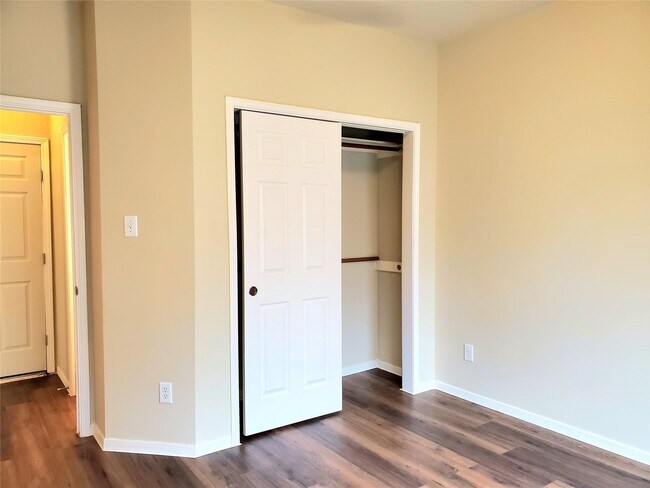 Building Photo - 14238 Englewood Park Ln