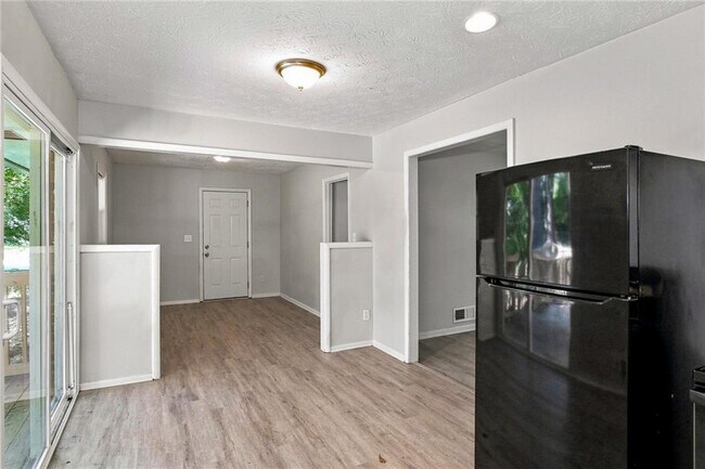 Building Photo - 10200 Top Tree Ct