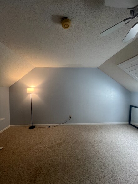 Building Photo - 129 Fisherville Rd