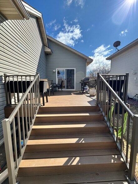 Building Photo - 6364 Bakken St