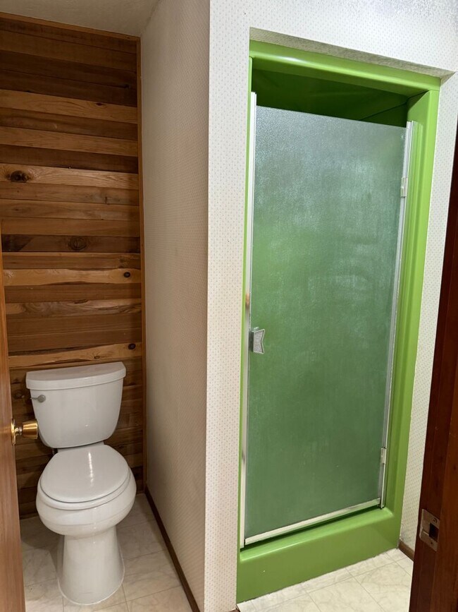 Building Photo - Spacious secluded house in Thurston Hills!