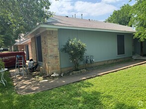 Building Photo - 2108 Redwing Way