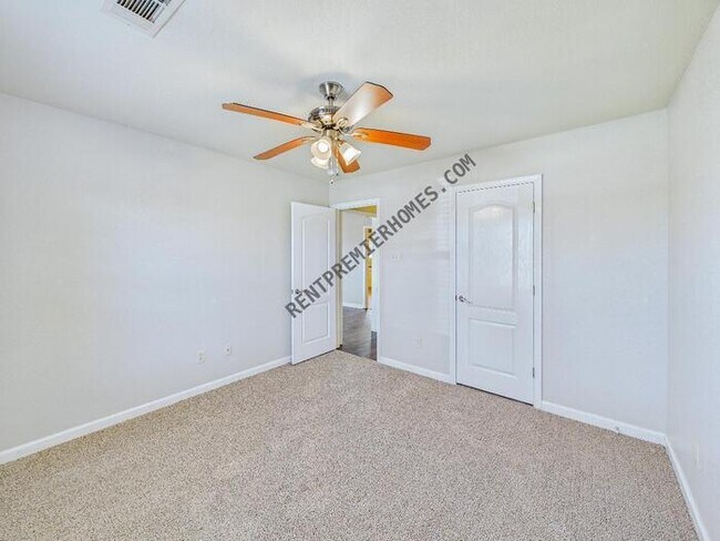 Building Photo - 29 Green Apple Dr