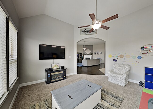 Building Photo - Spacious 4-Bedroom Ranch-Style Rental with...