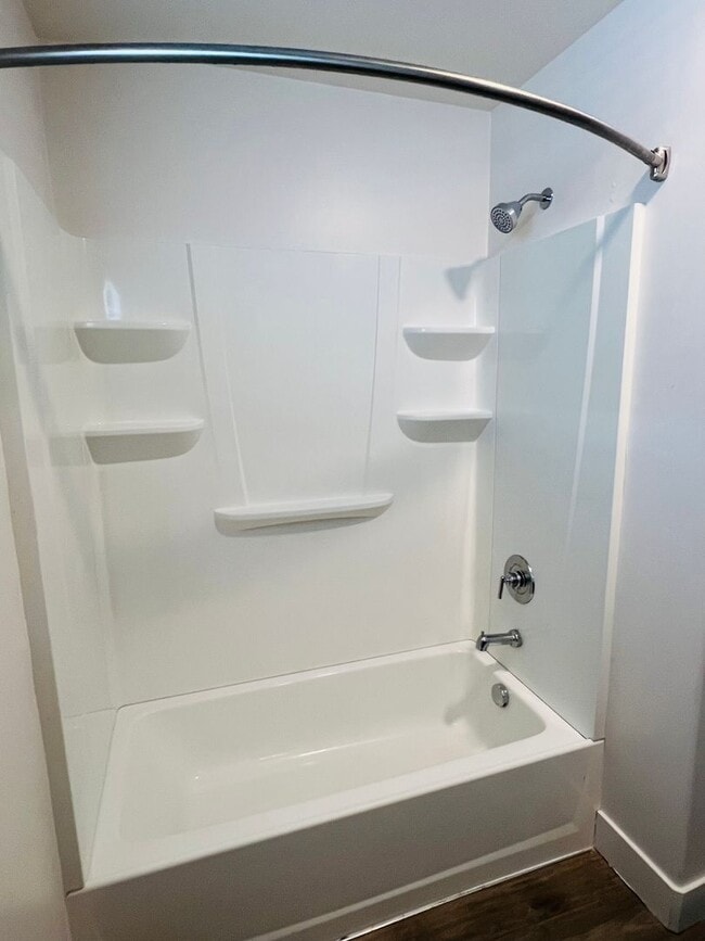 Building Photo - Beautiful new construction town home with ...