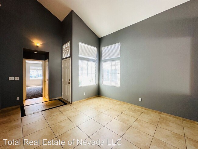 Building Photo - 5 br, 3 bath House - 4353 Silver Bay St