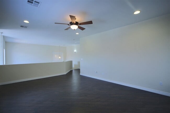 Building Photo - Gorgeous 3Bed/2Bath/2Car, 2-Story Home located in Caparola at Southern Highlands