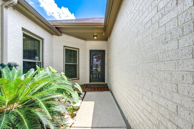 Building Photo - 1811 Emerald Green Dr