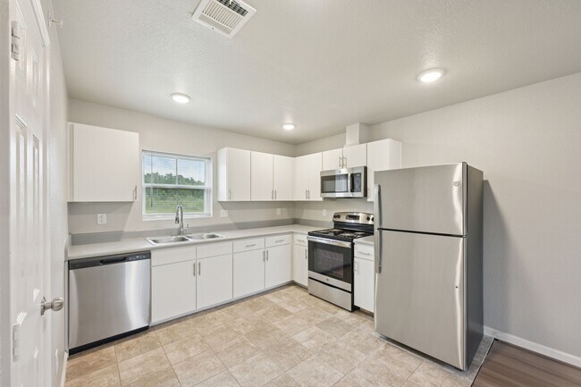 Building Photo - 254 Plez Morgan Dr