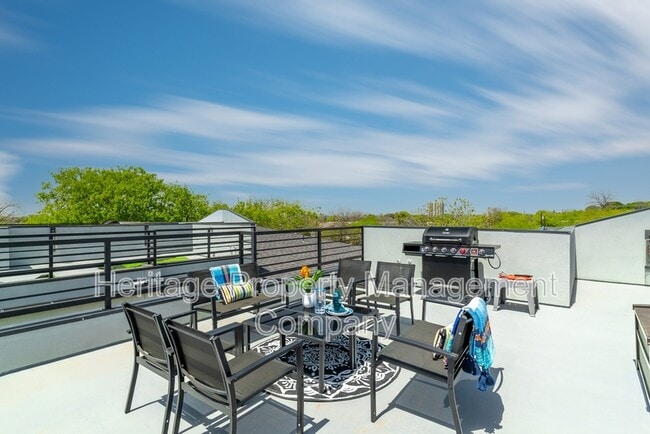 Building Photo - 719 Eleanor Ave