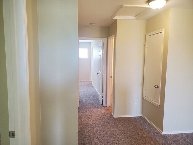 Building Photo - 14001 Cambourne Dr