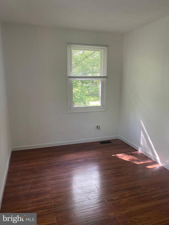 Building Photo - 6740 Solomons Island Rd N