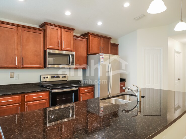 Building Photo - 636 Glendale Ln