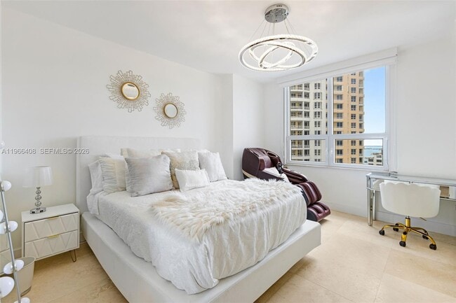 Building Photo - 848 Brickell Key Dr