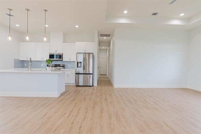 Building Photo - 4206 Mason Dr