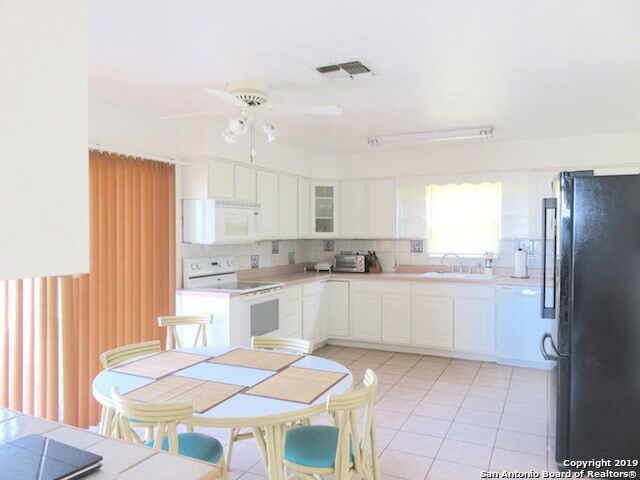 Building Photo - 241 Mount Pisgah Dr