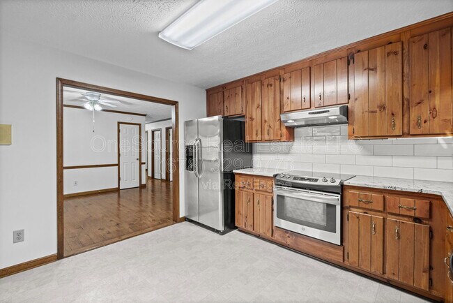 Building Photo - 195 Cross Brook Dr